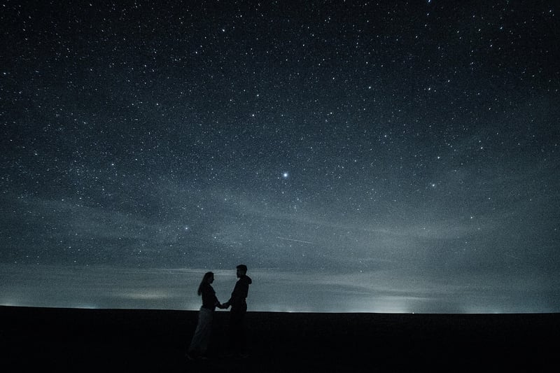 Lakeside Starlit Settings